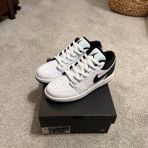 Air Jordan 1 Low "White/Black" - Gradeschool (GS) - Sz 4.5